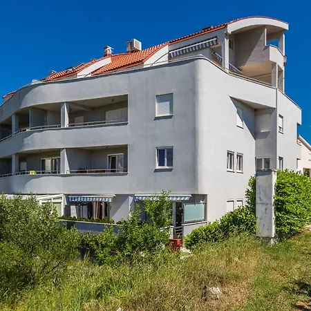 Adriano 2br With Terrace *