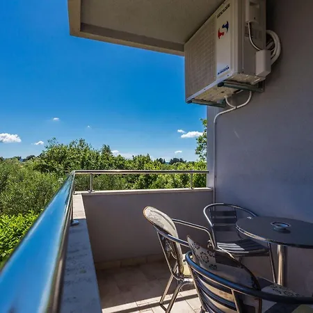 Adriano 2br With Terrace Apartment Zadar