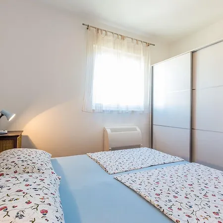 Adriano 2br With Terrace Апартаменты