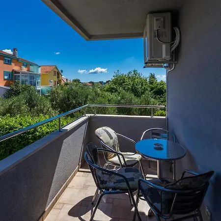Apartment Adriano 2br With Terrace *