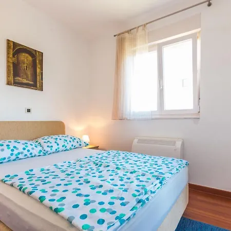 Adriano 2br With Terrace