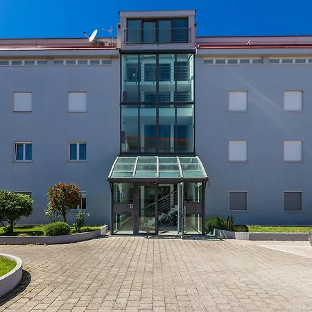 Adriano 2br With Terrace * Ζαντάρ